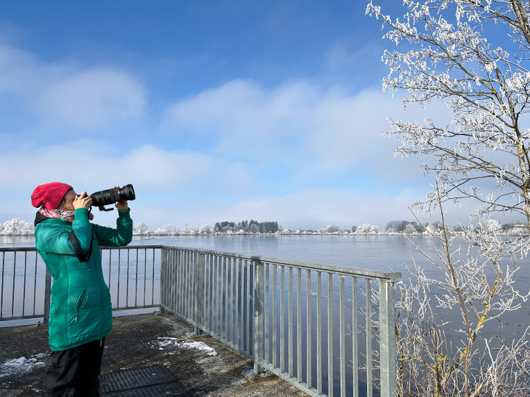 Daniela Rommel while photographing in frost